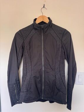 lululemon black zip-up running jacket